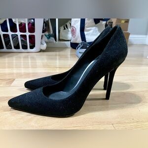 Stunning Textured Black Stuart Weitzman Pointed Stilleto Heels
